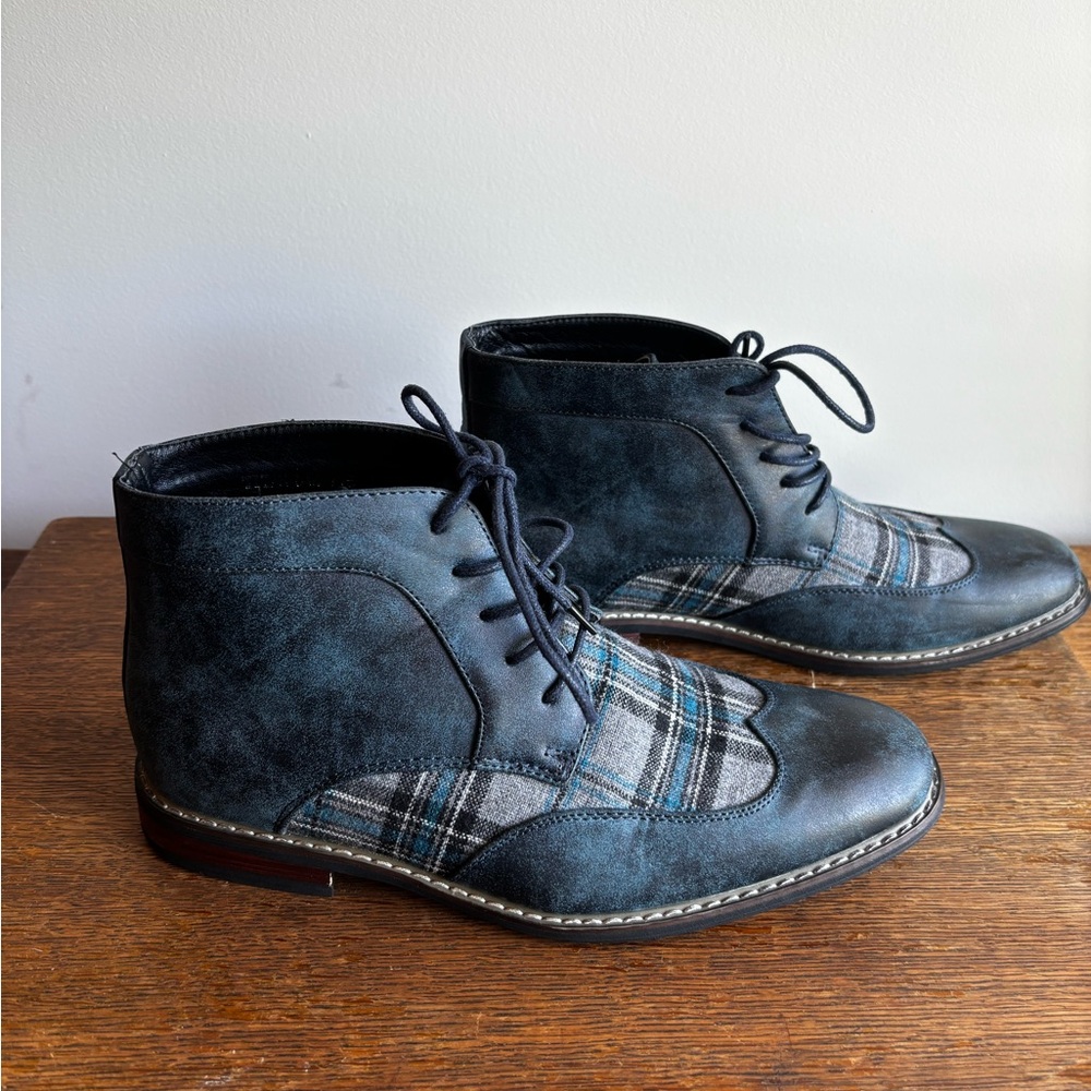 Men's Navy Plaid Leather Chukka Boots, 7.5
